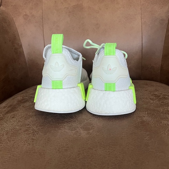 Adidas NMD R1 - Picture 2 of 5